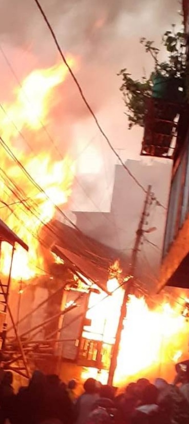 भाेलनटारमा आगलागी हुदा ६ घर जलेर नष्ट