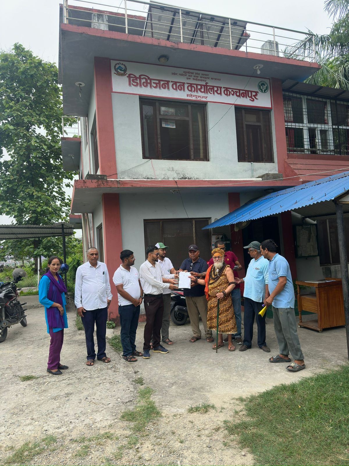 २८ वर्ष पछि वनदेवी धार्मिक वन नवीकरण हस्तान्तरण स्थानीय खुसी ।