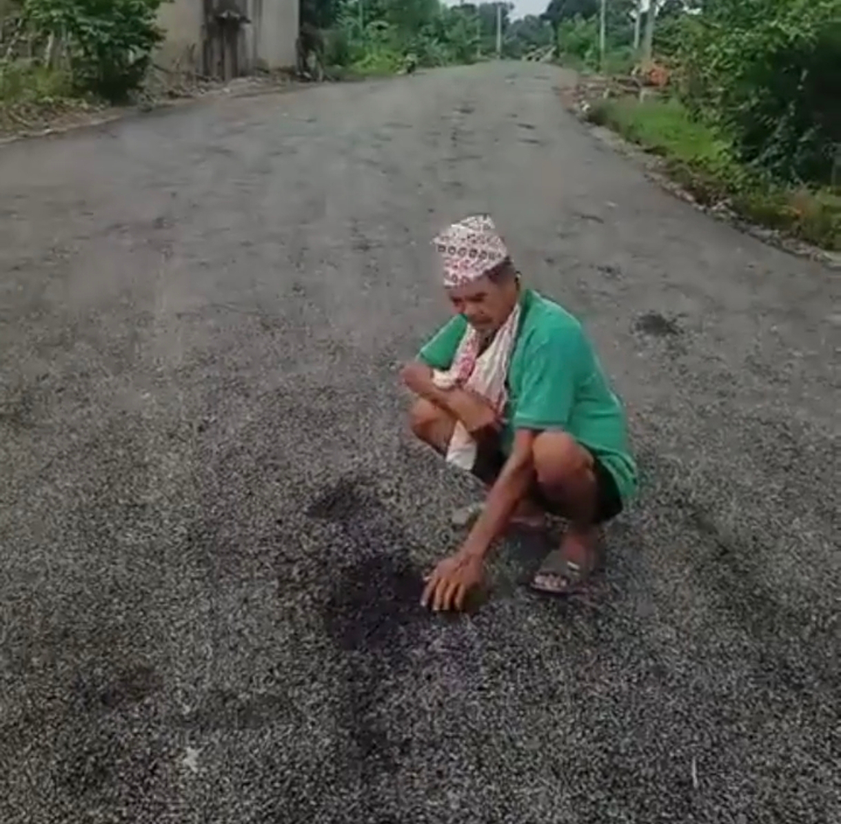 स्थानीय विकास पूर्वाधार कार्यालयको फास्ट एक्सन एक दिनमै सडक सुधार गरी निर्माण सुरु ।