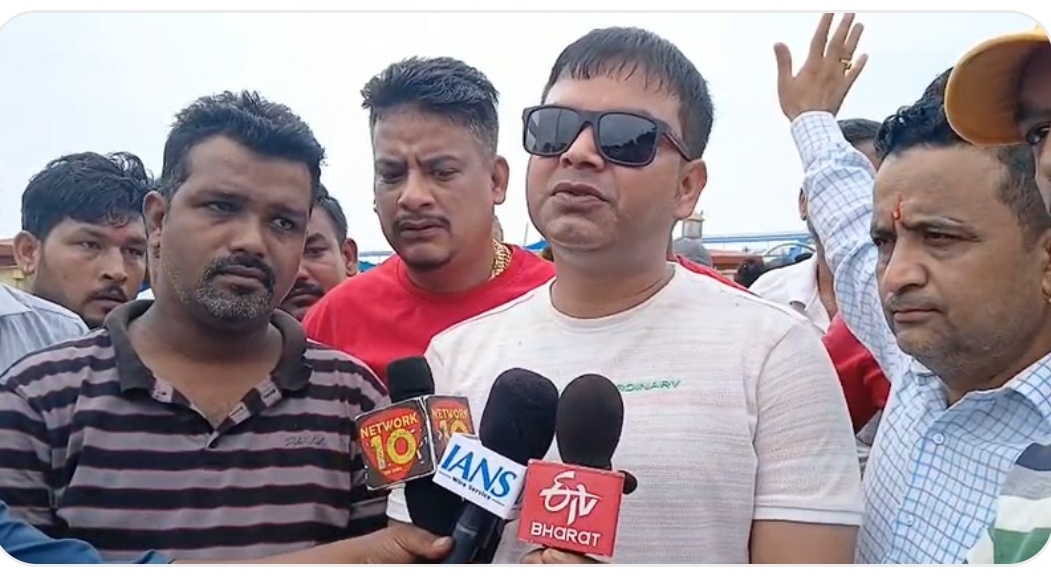 भारतीय ट्याक्सीले नेपालमा सवारी बोक्न नपाएपछि बनवसामा आन्दोलन