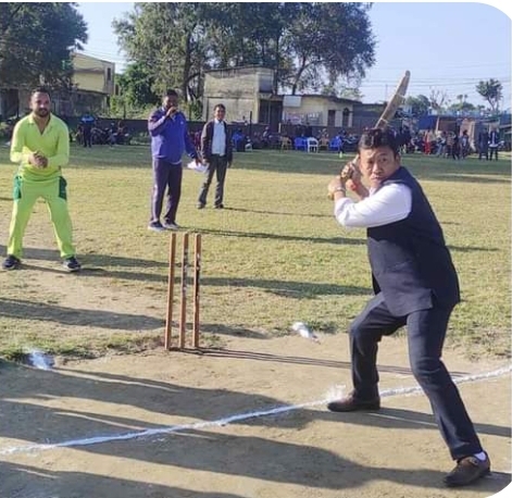 दोधारा चाँदनीमा सामुदायिक बिद्यालयका शिक्षकहरुको टि– १० क्रिकेट प्रतियोगिता सुरु