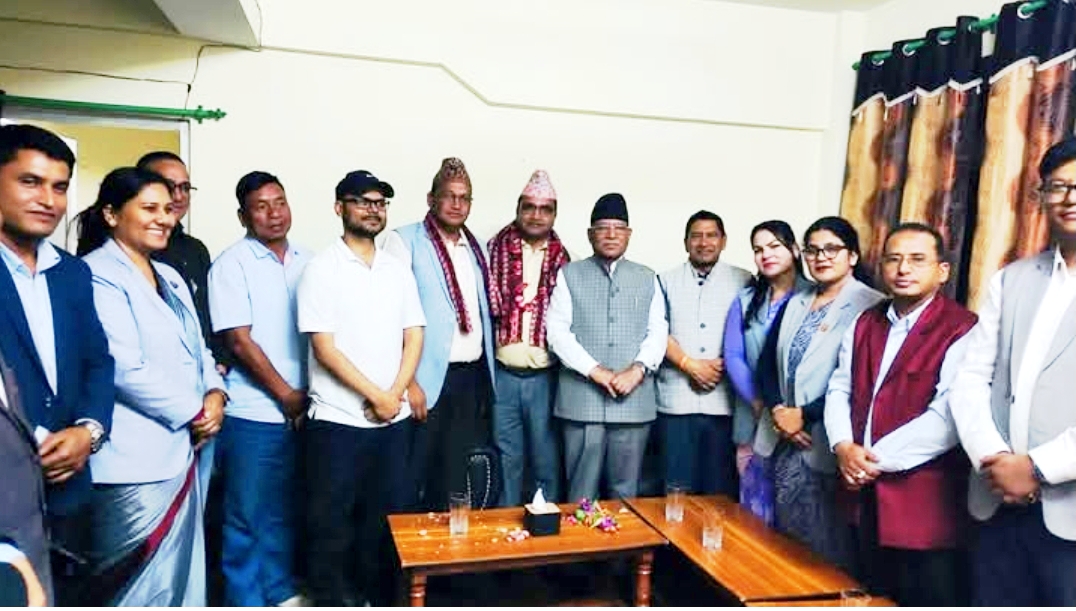 माओवादी संसदीय दलको बैठक डडेलधुरामा बसेपछि भट्ट दल नेता चयन ।