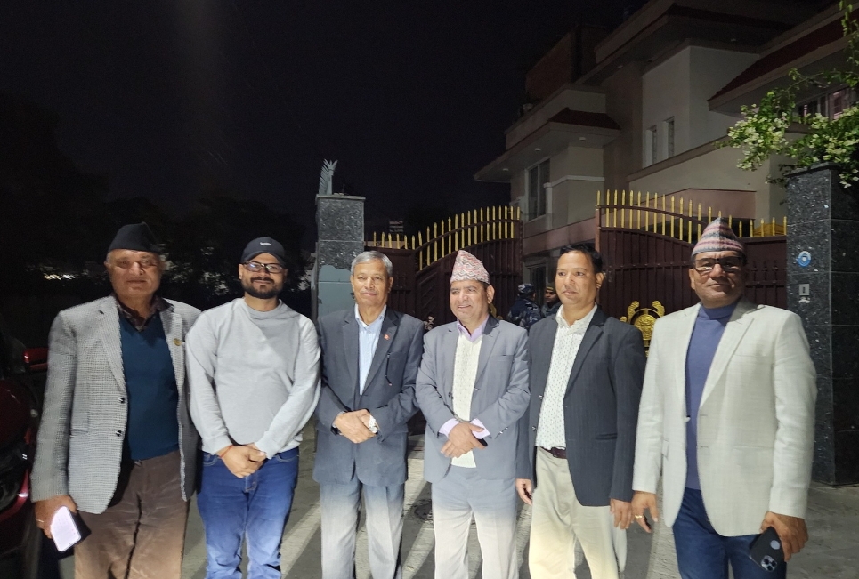 केपी ओलीसँग अध्यक्षमा पराजित भएका रावल नेपाली कम्युनिस्ट पार्टीमा आबद्ध हुने