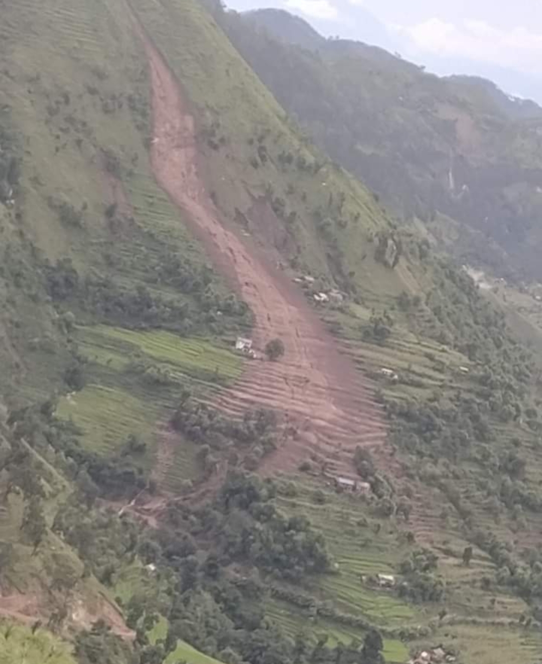 अछाममा पहिराे खस्दा १० काे मृत्यु २० बढि घाईते, माननीय भिम रावले उद्दार,राहत र उपचारकाे गरे माग ।