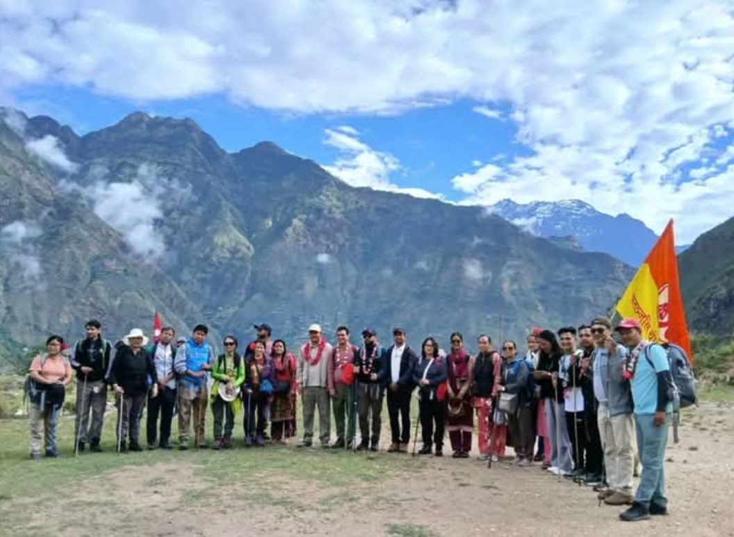 अपि बेस क्याम्पमामा ध्यान तथा काव्य गोष्ठी हुने