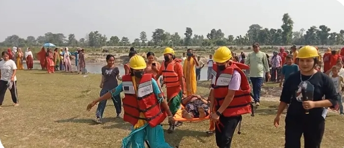 दोधारा चाँदनीमा बाढी जन्य विपदबाट क्षती न्युनिकरण गर्न कृतिम अभ्यास ।