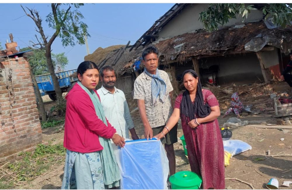 हात्ती पिडितलाई पालिकाले तत्कालका लागी राहत उपलब्ध गराएकाे छ ।