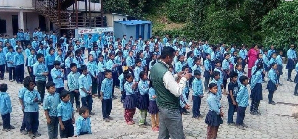 साेमबार बाट  माघ १५ सम्म स्कुल बन्द हुने ।