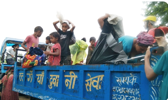 दोधारा चाँदनीको पटरा खल्ला, शान्ती टोल र सुर्खेती टोल डुवानमा, बाढीको कारण १ सय ५० परिवार बिस्थापित