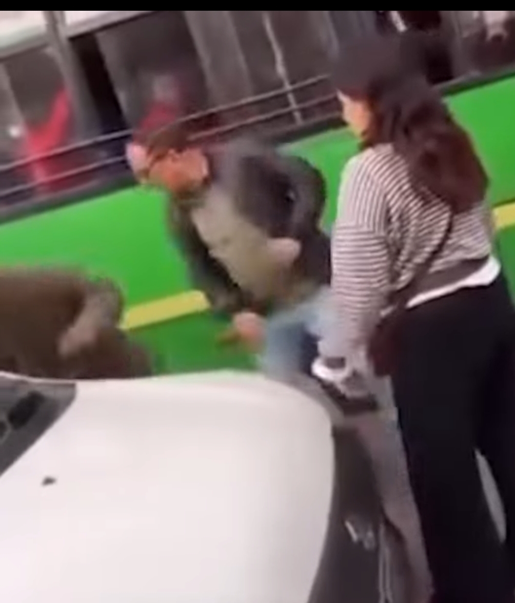 पैदल यात्रीलाई थप्पड प्रहार गर्ने बम पक्राउ