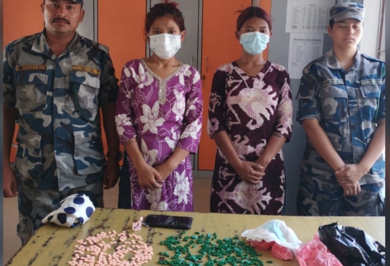 प्याड भित्र लुकाए ट्याब्लेट कारागार भित्र लग्ने क्रममा महिला पक्राउ