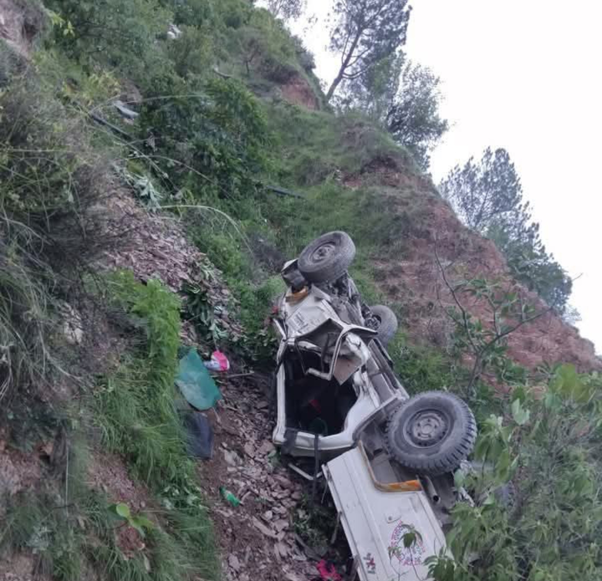धनगढीबाट दार्चुला हिँडेको जिप बैतडीमा दुर्घटना आठजना घाइते