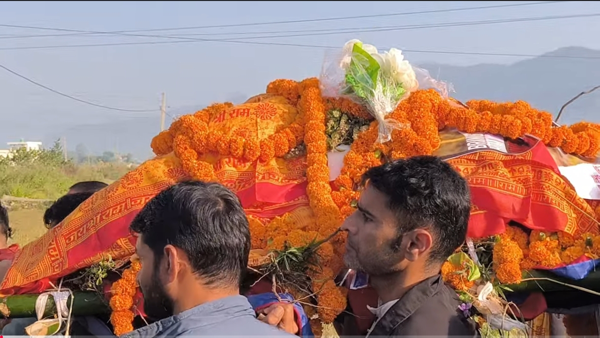 हजारौको सहभागीतामा बिपिनको शवयात्रा सुरु ।