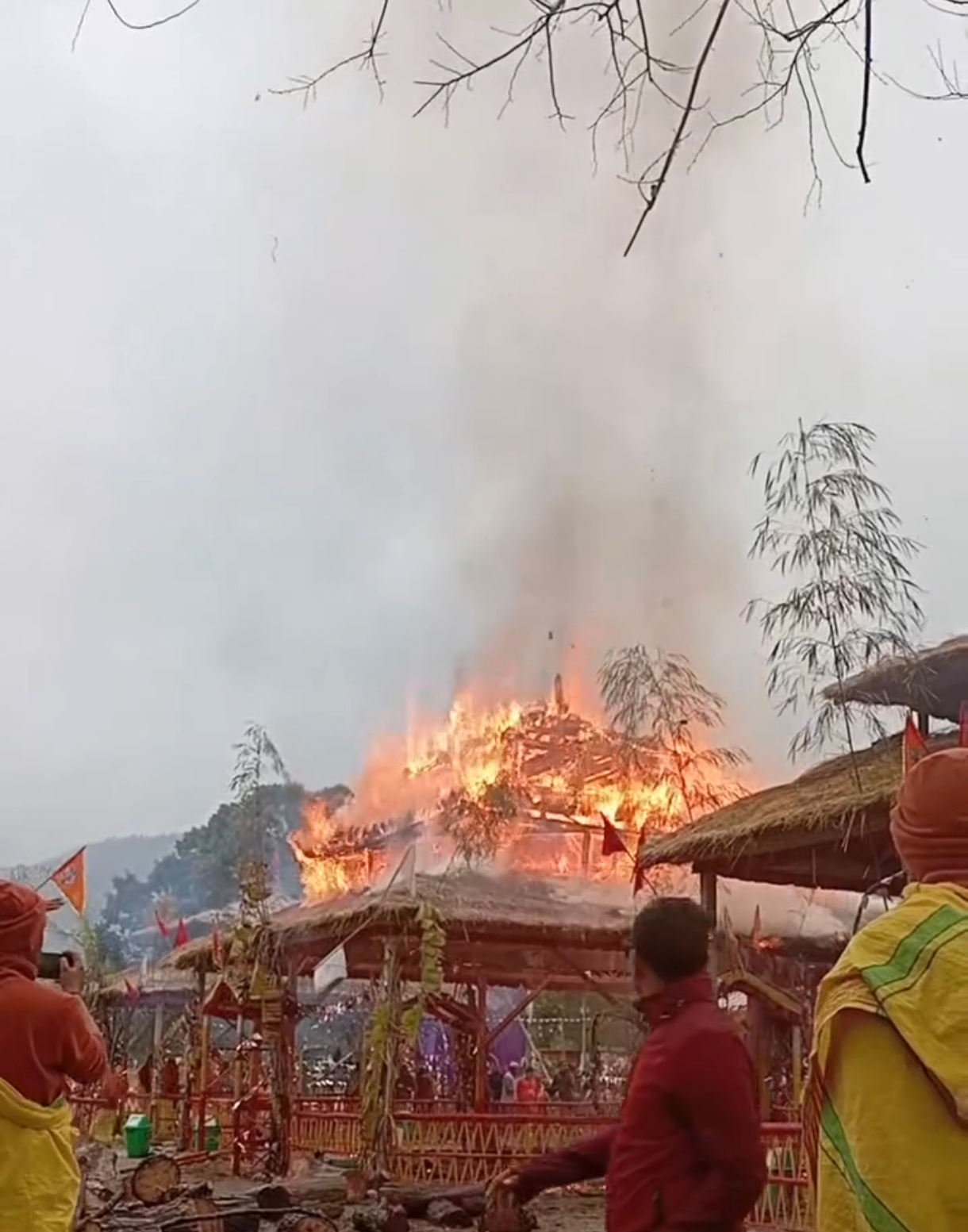 बैद्यनाथ धामकाे काेटिहाेम कुण्डमा आगलागी