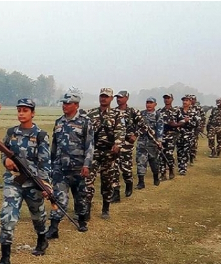 कंचनपुरमा नेपाल भारत संयुक्त सिमा गस्ति गर्दै सशस्त्र र यसयसबि