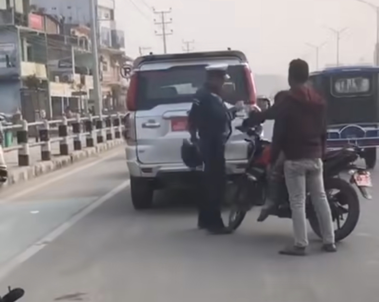 ट्राफिक प्रहरीले थप्पड हानेपछि बन्यो छानबिन टोली