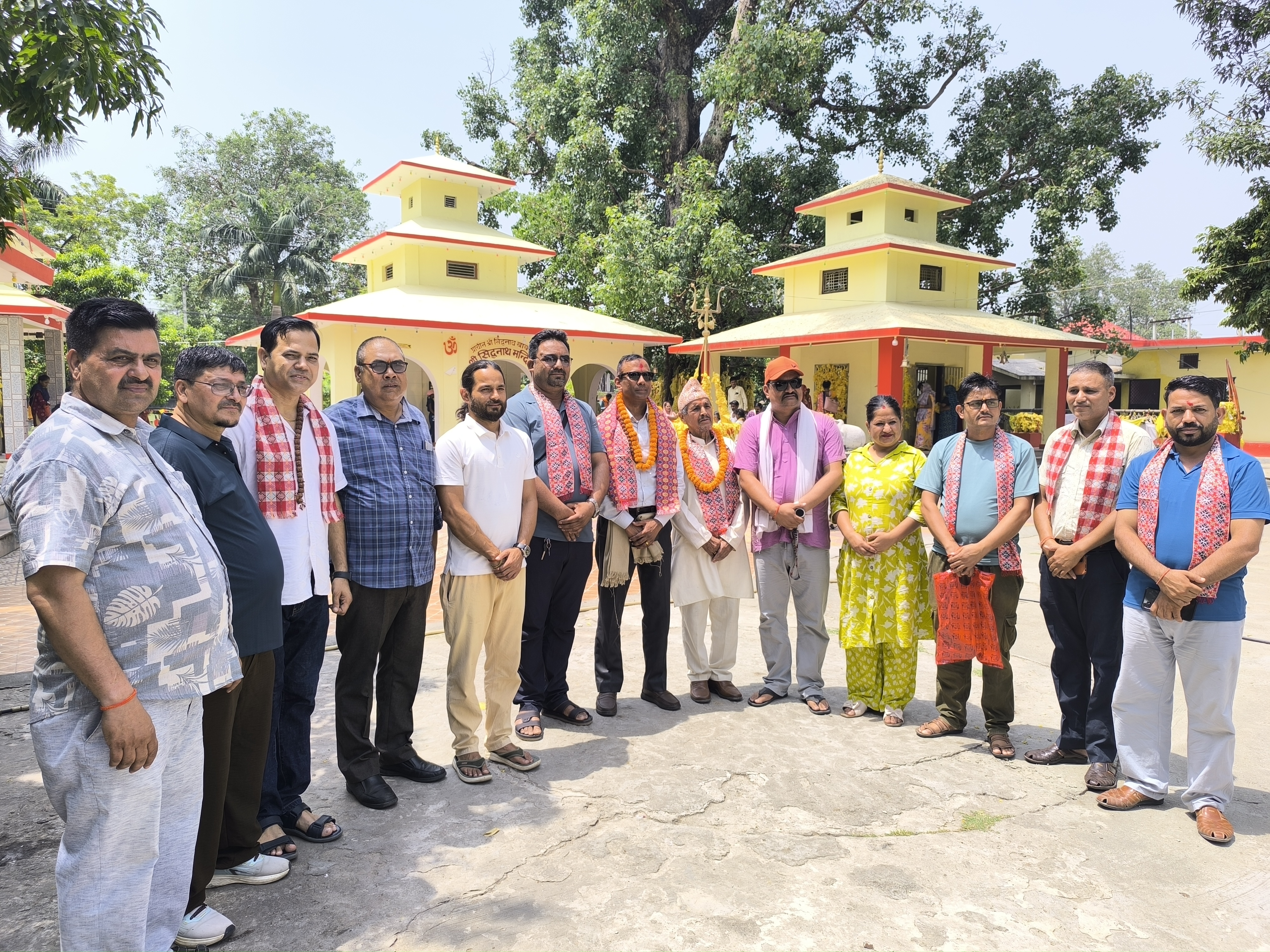 कञ्चनपुरमा सफल कार्यकाल बिताएका एसपी खत्रीको सिद्धनाथ मन्दिर समितिद्वारा फेरि भेटौला कार्यक्रम
