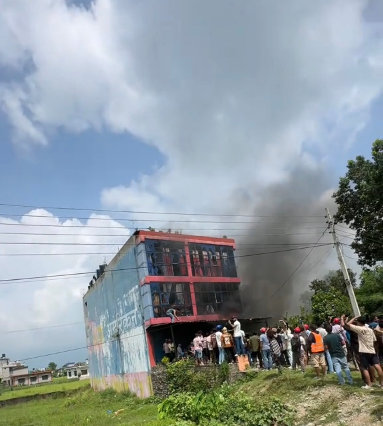 जेन्जी आन्दोलनमा नेता रावलको घर जलाउने विरुद्ध किटानी जाहेरी